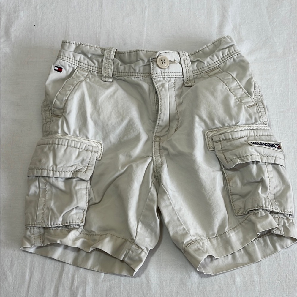 2T Tommy Hilfiger Cargo Shorts